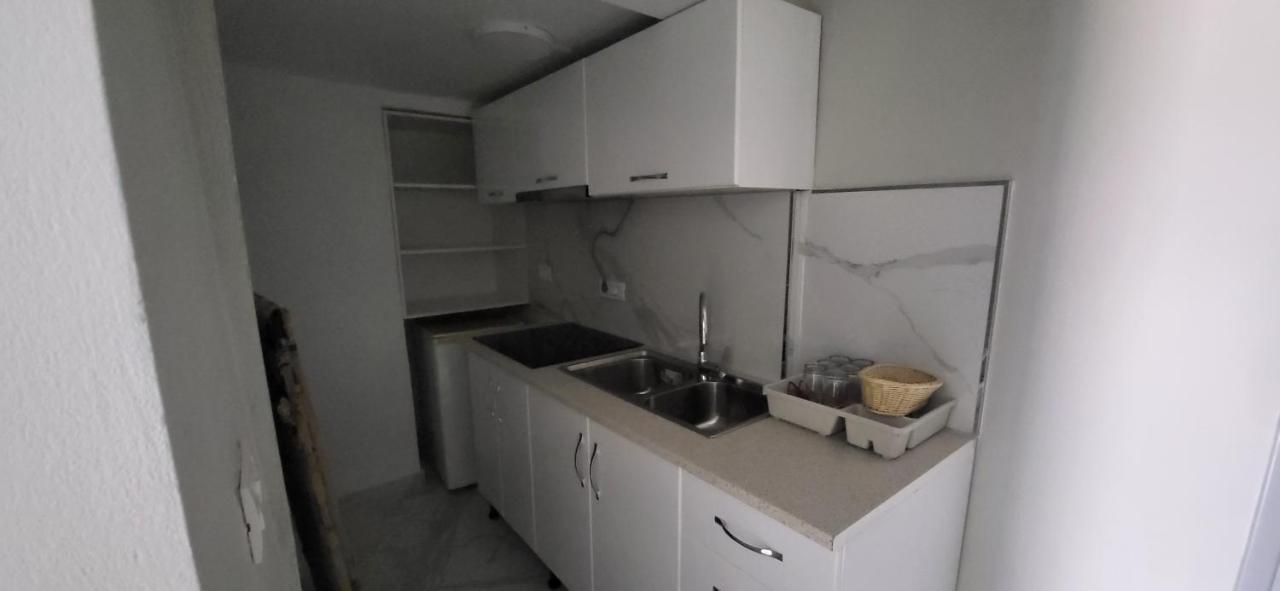 Jon Rooms Himare Exterior photo